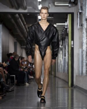 Jpgrtwss runway front x look